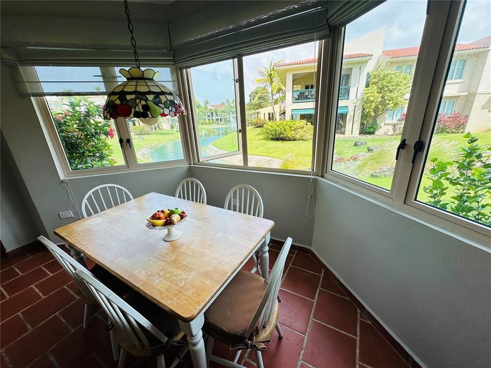 For Rent: $4,800 (3 beds, 3 baths, 1100 Square Feet)