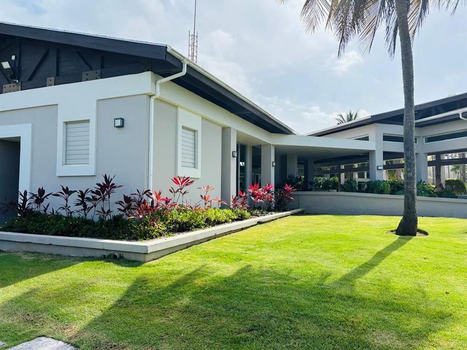 For Rent: $4,800 (3 beds, 3 baths, 1100 Square Feet)