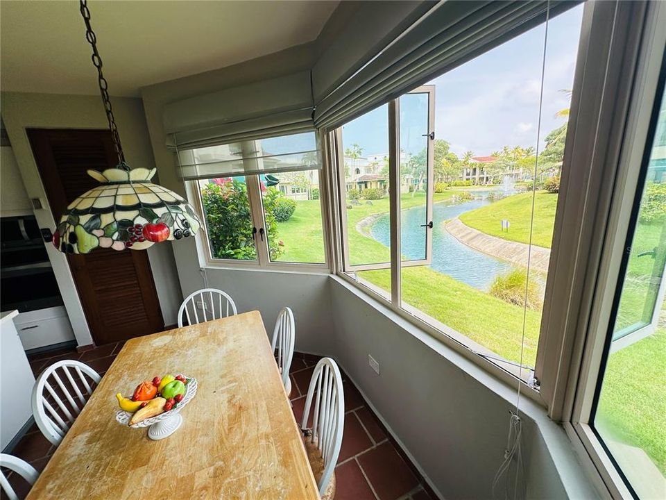 For Rent: $4,800 (3 beds, 3 baths, 1100 Square Feet)