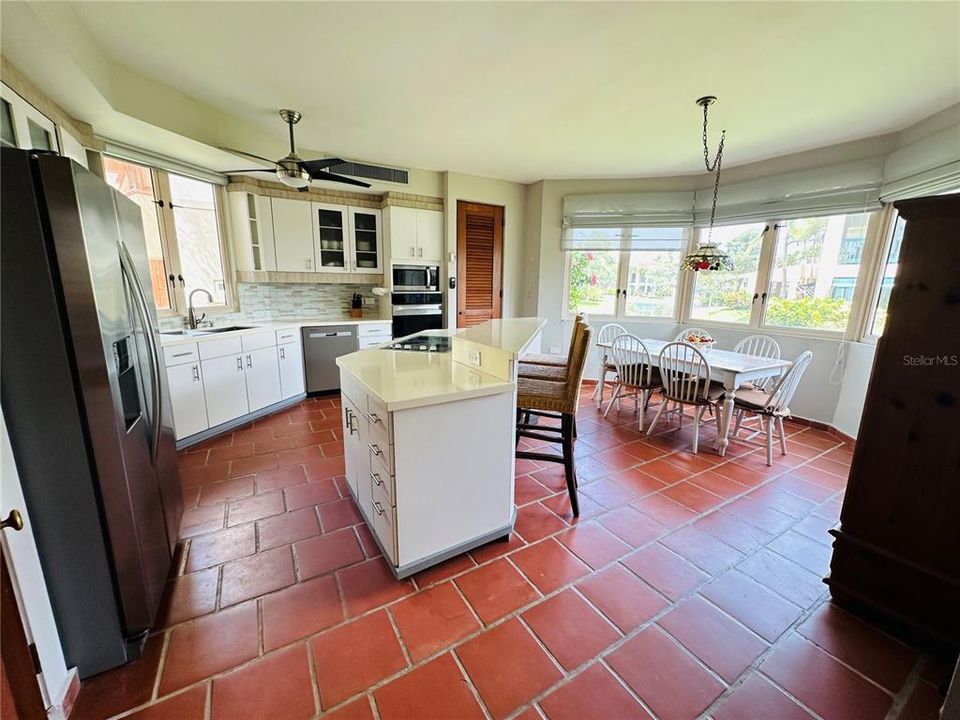 For Rent: $4,800 (3 beds, 3 baths, 1100 Square Feet)