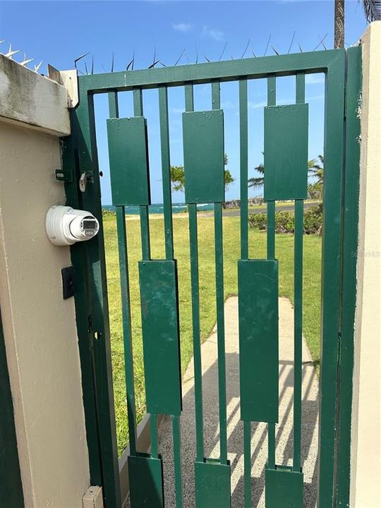 For Rent: $4,800 (3 beds, 3 baths, 1100 Square Feet)