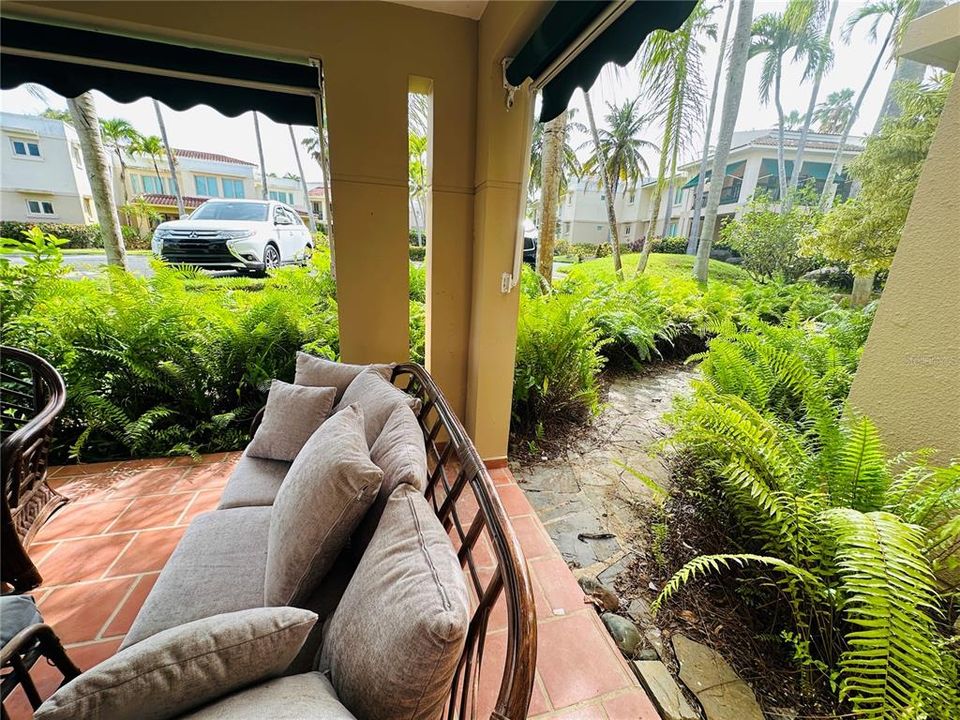 For Rent: $4,800 (3 beds, 3 baths, 1100 Square Feet)