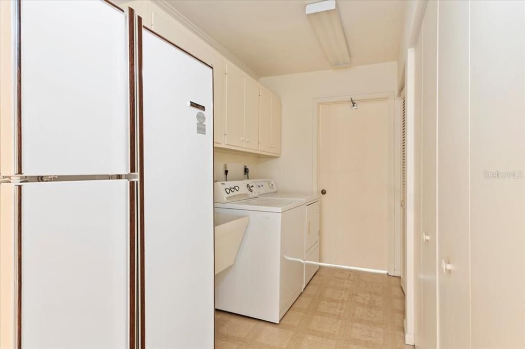 For Sale: $1,870,000 (4 beds, 4 baths, 3302 Square Feet)