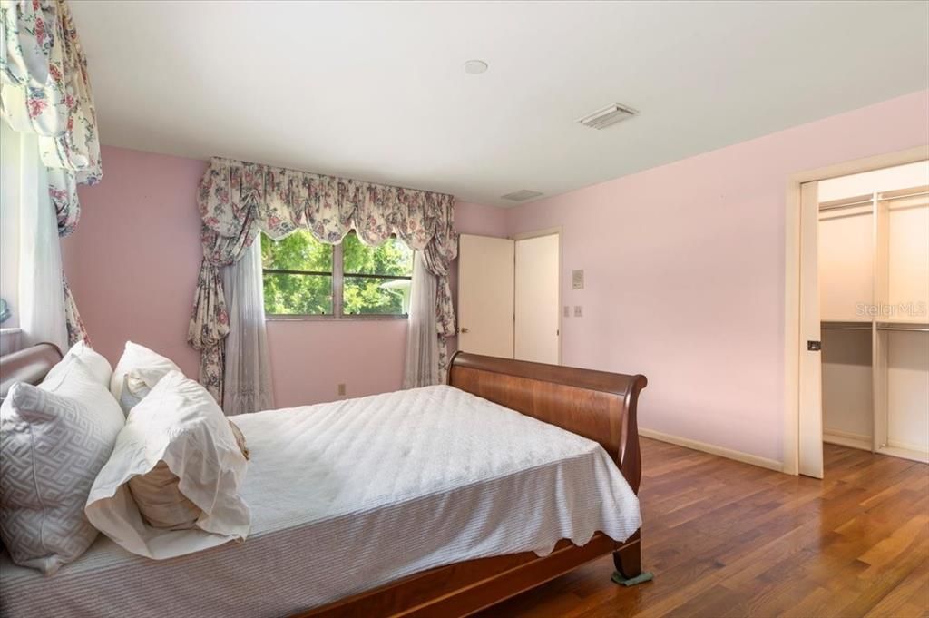 For Sale: $1,870,000 (4 beds, 4 baths, 3302 Square Feet)