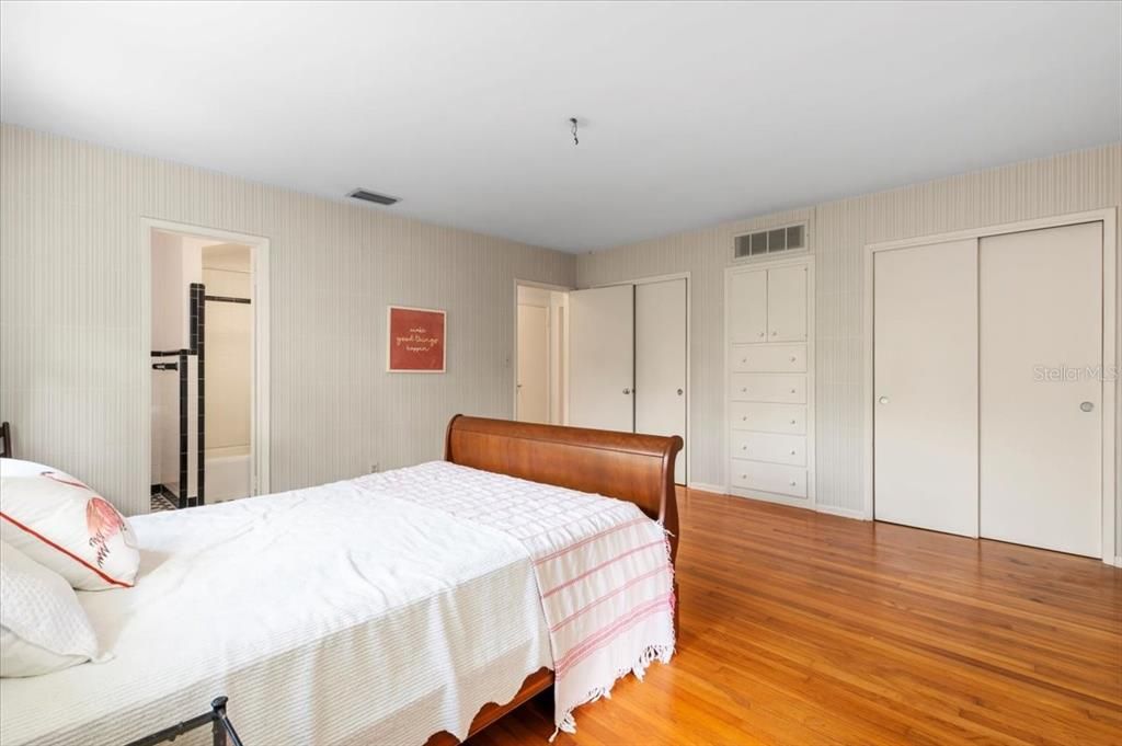 For Sale: $1,870,000 (4 beds, 4 baths, 3302 Square Feet)