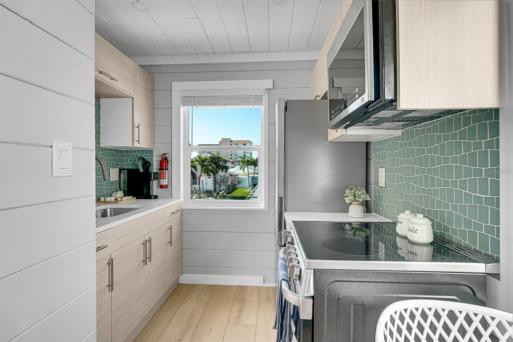 Под контрактом: $2,900,000 (5 спален, 0 ванн, 3354 Квадратных фут)