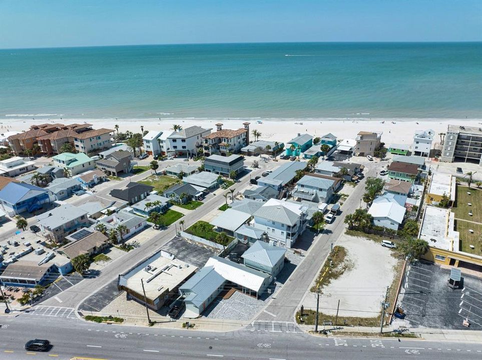 Под контрактом: $2,900,000 (5 спален, 0 ванн, 3354 Квадратных фут)