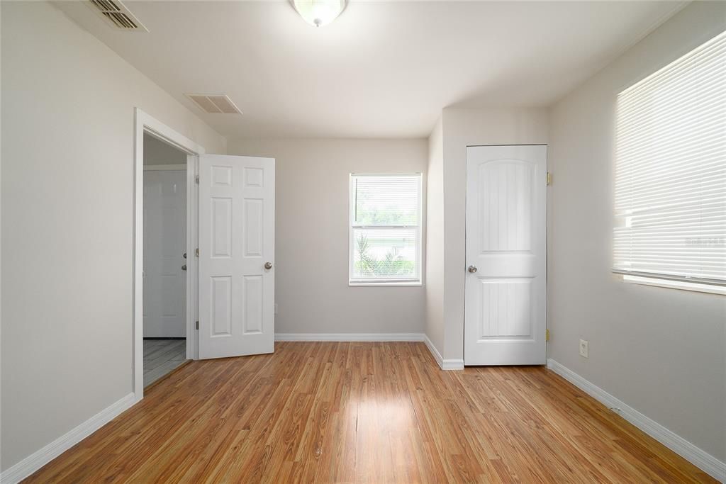 For Rent: $1,600 (2 beds, 1 baths, 960 Square Feet)