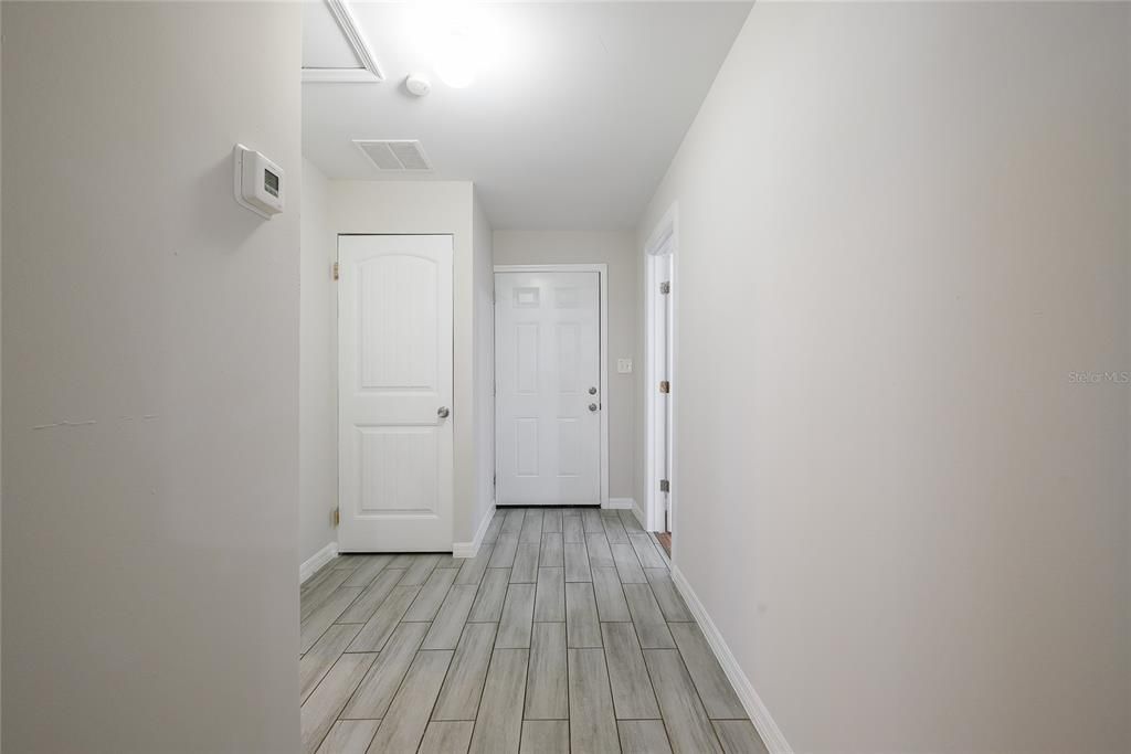 For Rent: $1,600 (2 beds, 1 baths, 960 Square Feet)