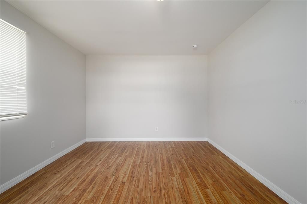 For Rent: $1,600 (2 beds, 1 baths, 960 Square Feet)