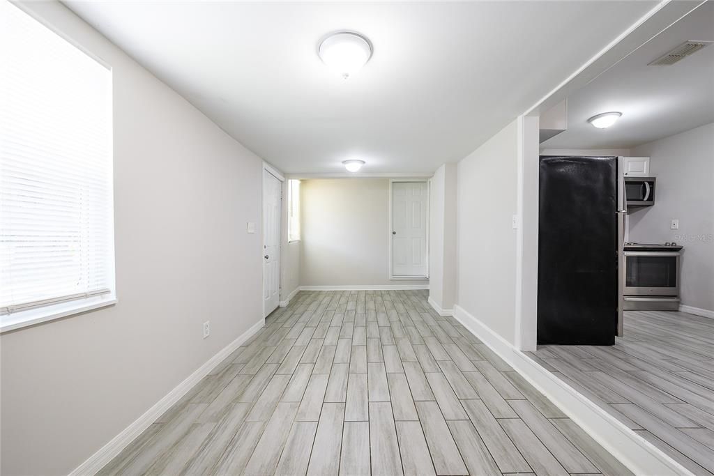 For Rent: $1,600 (2 beds, 1 baths, 960 Square Feet)