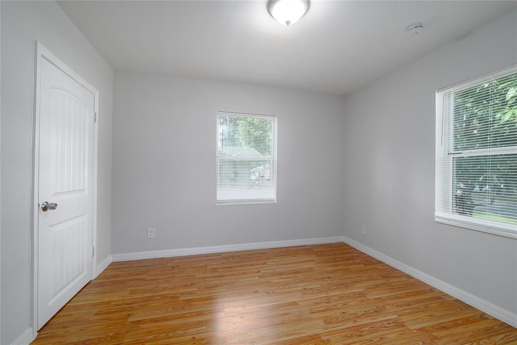 For Rent: $1,600 (2 beds, 1 baths, 960 Square Feet)