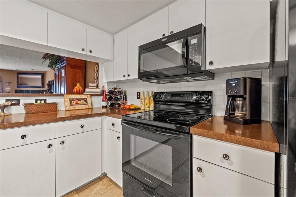 待售: $499,000 (2 贝兹, 2 浴室, 1950 平方英尺)