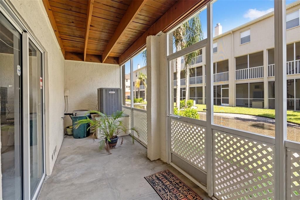 待售: $499,000 (2 贝兹, 2 浴室, 1950 平方英尺)