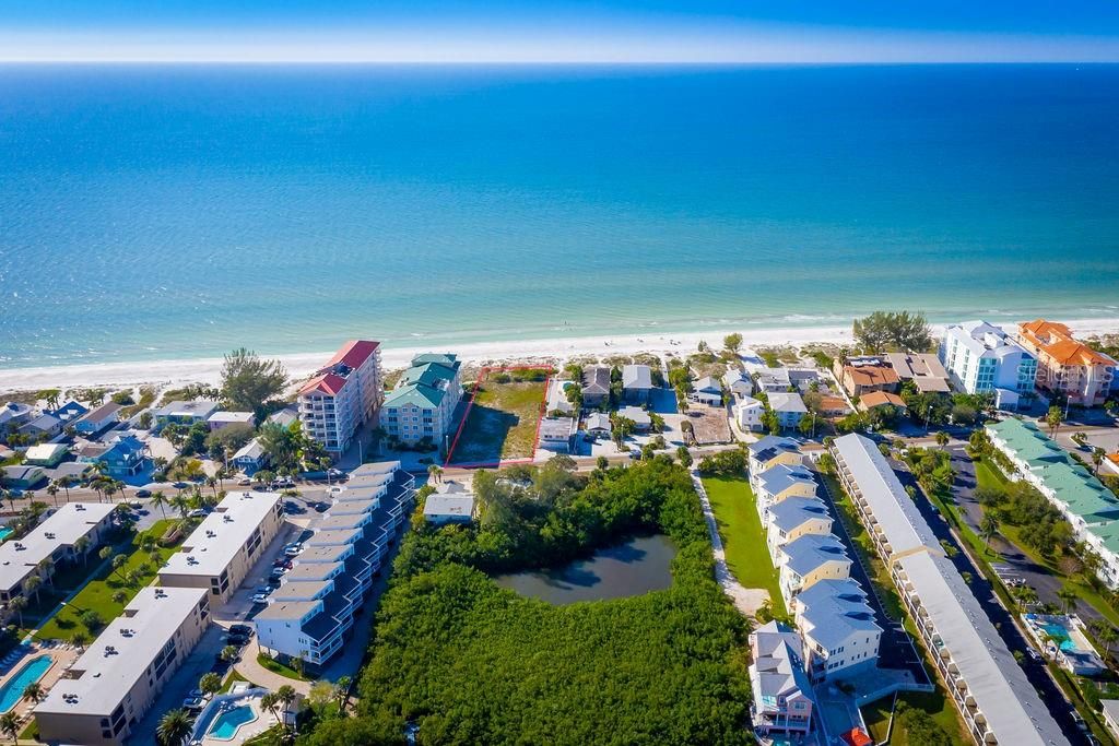 待售: $7,695,000 (0.58 acres)