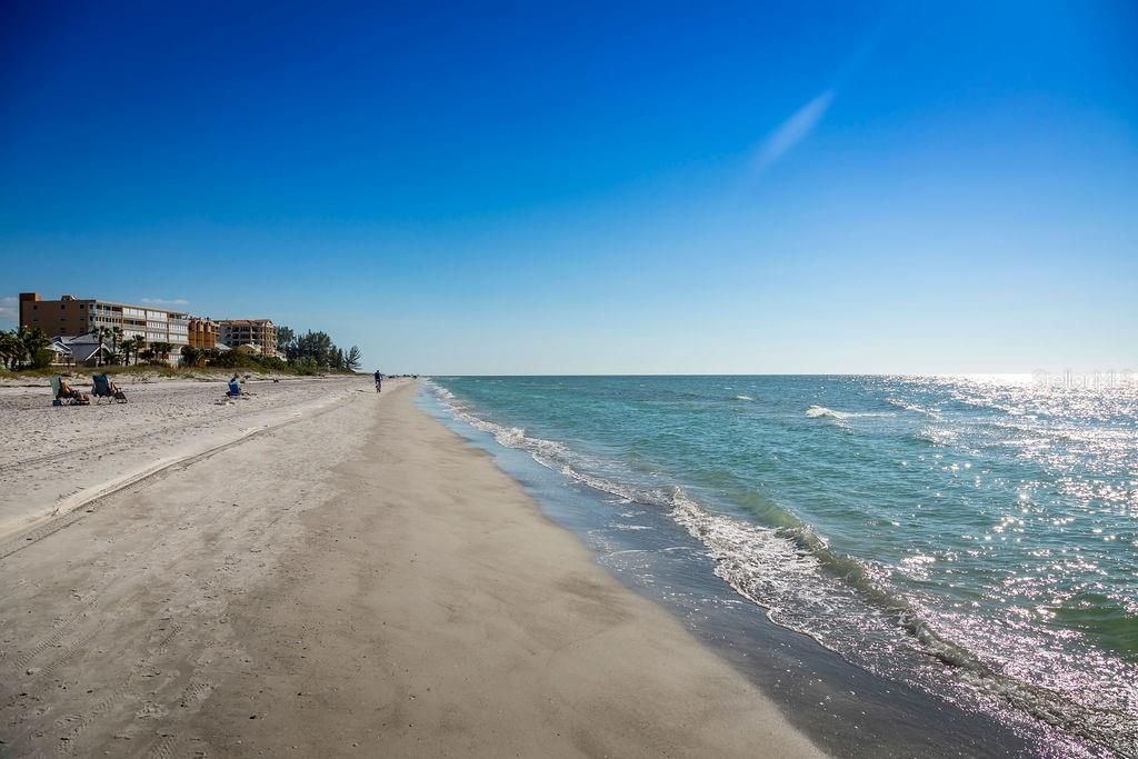 待售: $7,695,000 (0.58 acres)