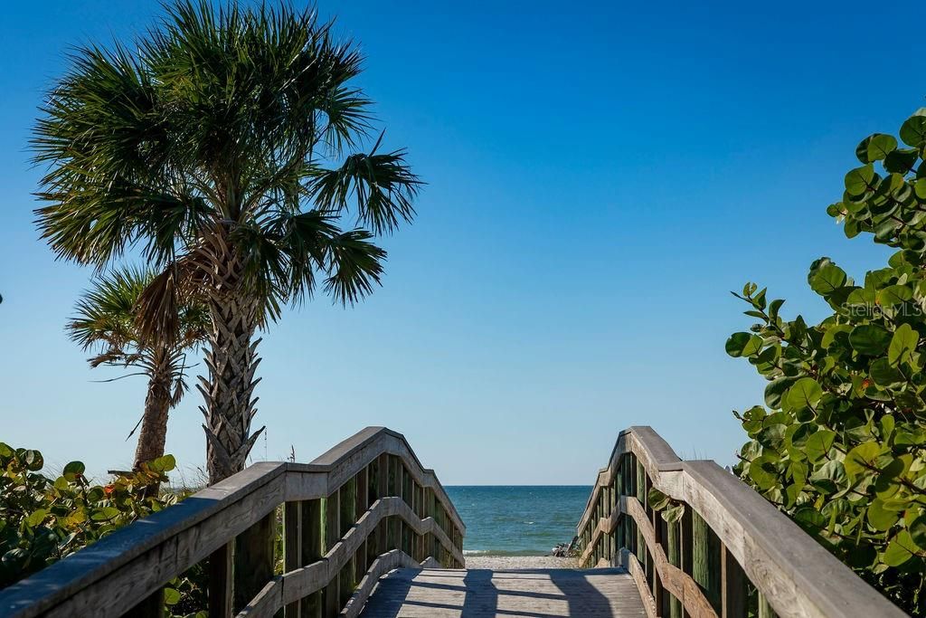 待售: $7,695,000 (0.58 acres)