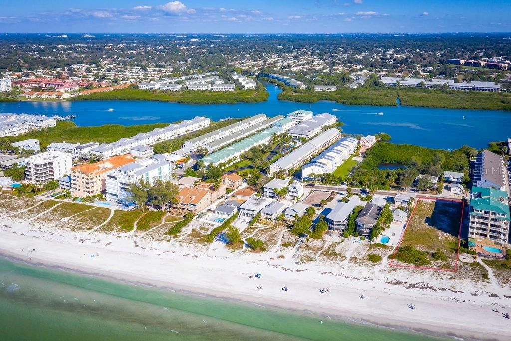 待售: $7,695,000 (0.58 acres)