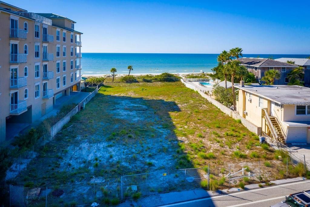 待售: $7,695,000 (0.58 acres)