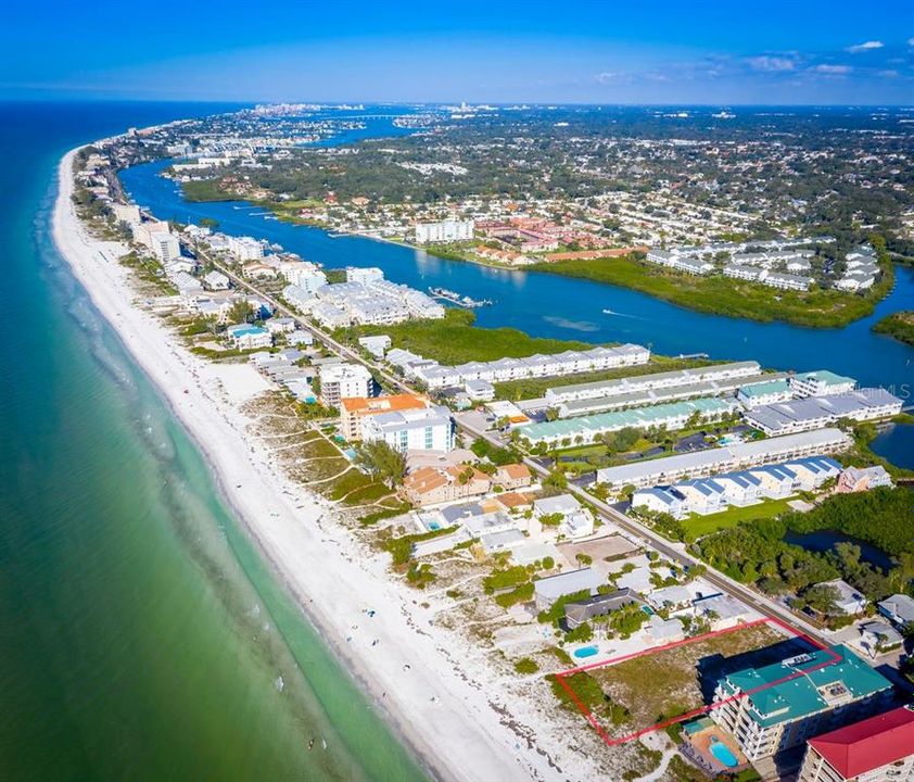 待售: $7,695,000 (0.58 acres)