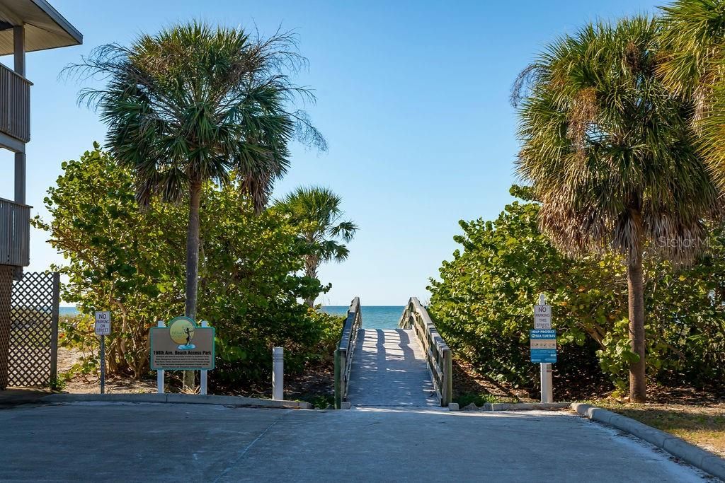 待售: $7,695,000 (0.58 acres)