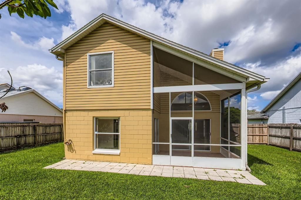 合同活跃: $375,000 (3 贝兹, 2 浴室, 1415 平方英尺)