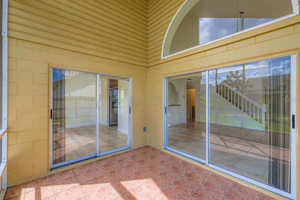 合同活跃: $375,000 (3 贝兹, 2 浴室, 1415 平方英尺)