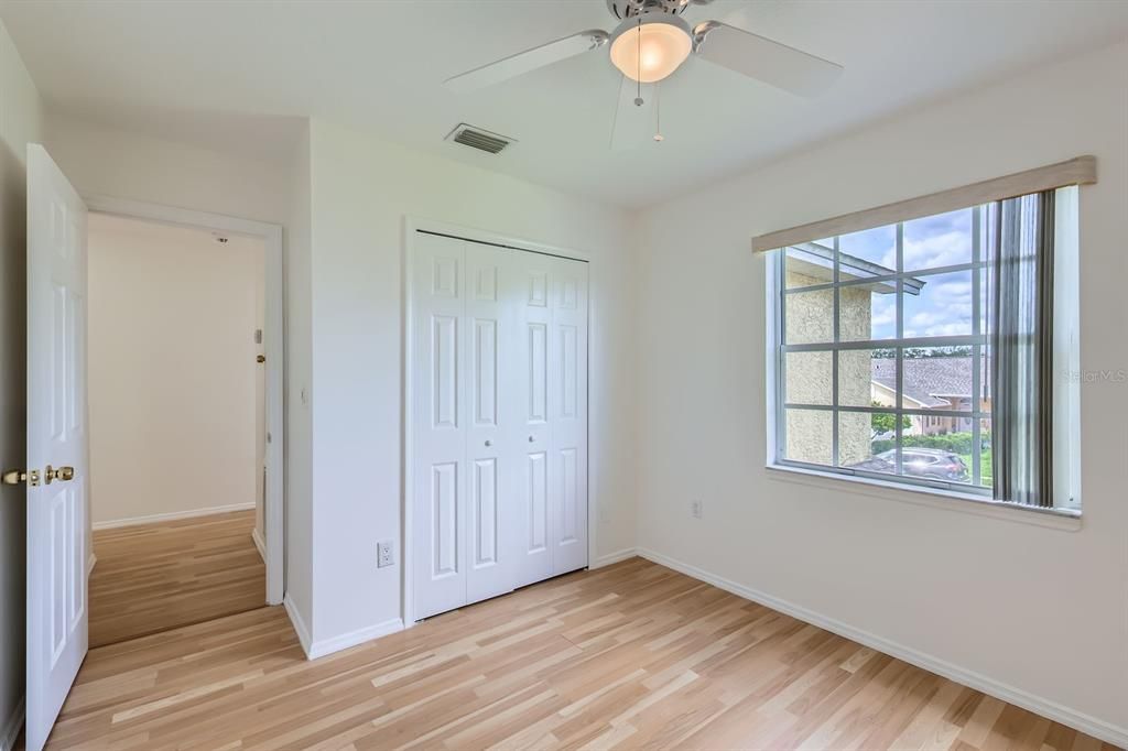 合同活跃: $375,000 (3 贝兹, 2 浴室, 1415 平方英尺)