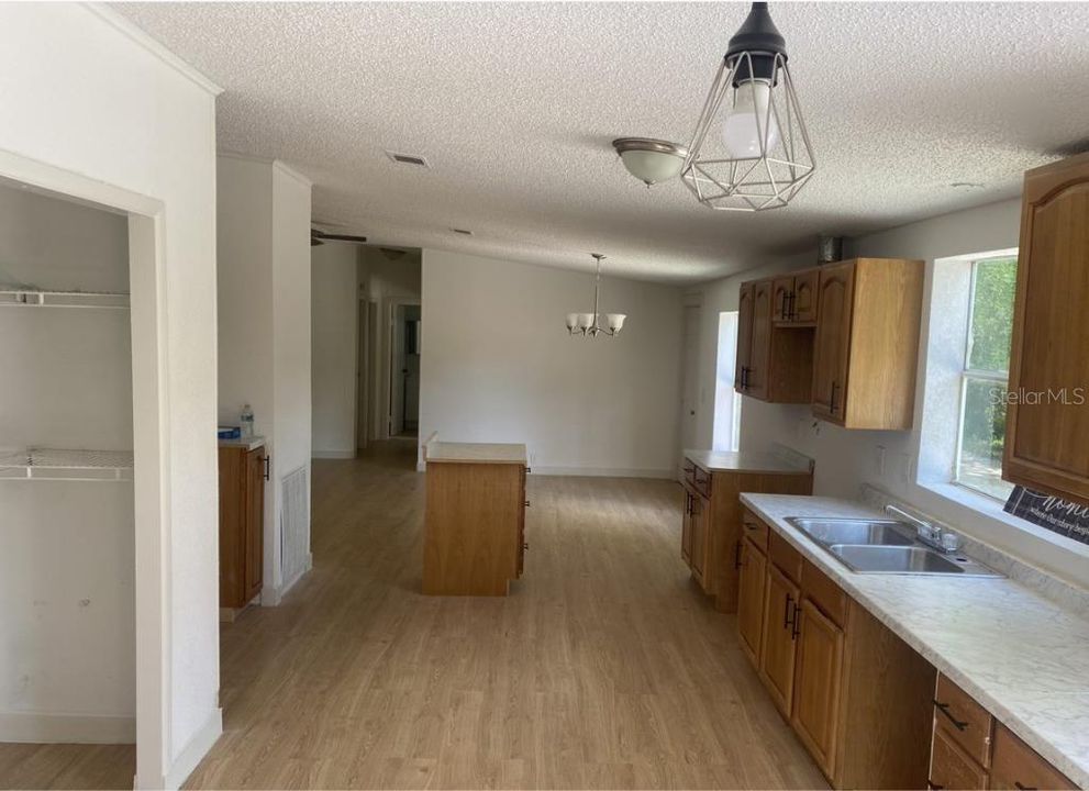 En Venta: $229,899 (3 camas, 2 baños, 1344 Pies cuadrados)