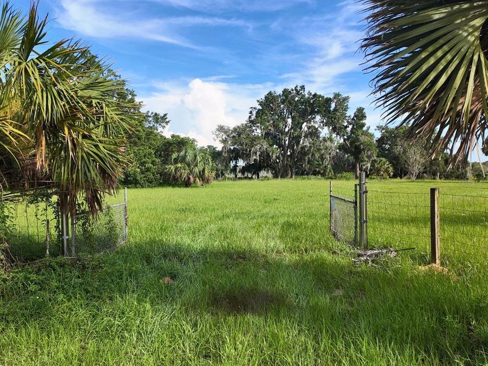 待售: $299,900 (7.00 acres)