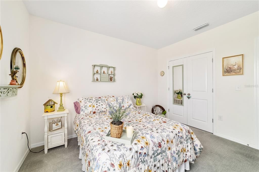 待售: $369,000 (4 贝兹, 2 浴室, 2326 平方英尺)