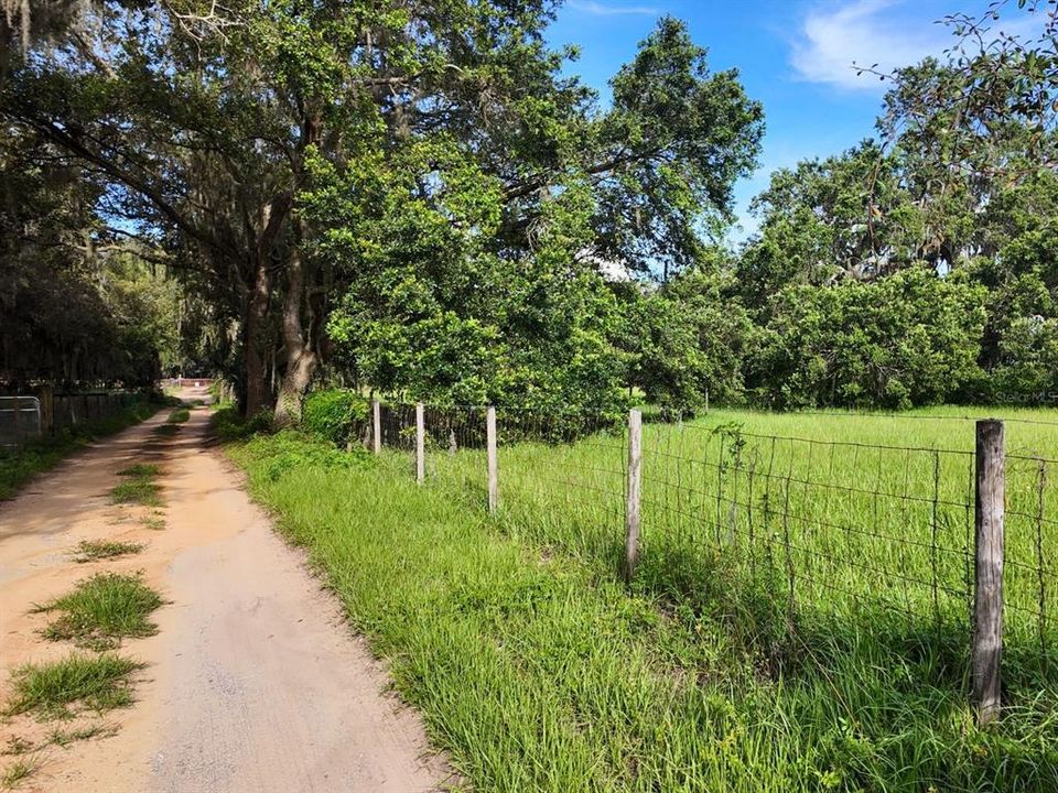 待售: $299,900 (7.00 acres)