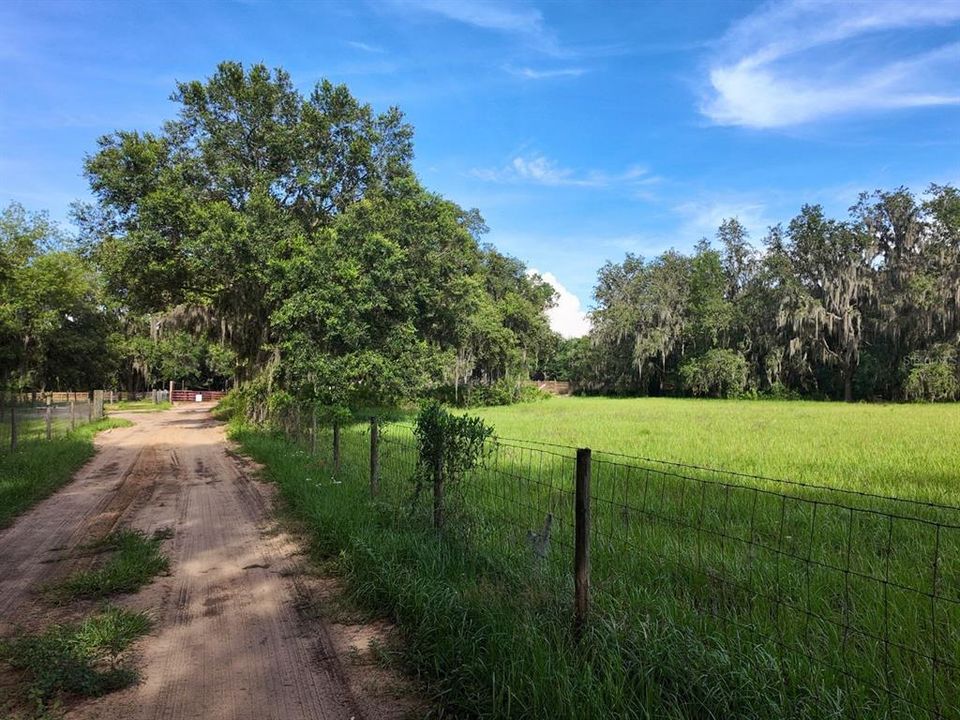 待售: $299,900 (7.00 acres)