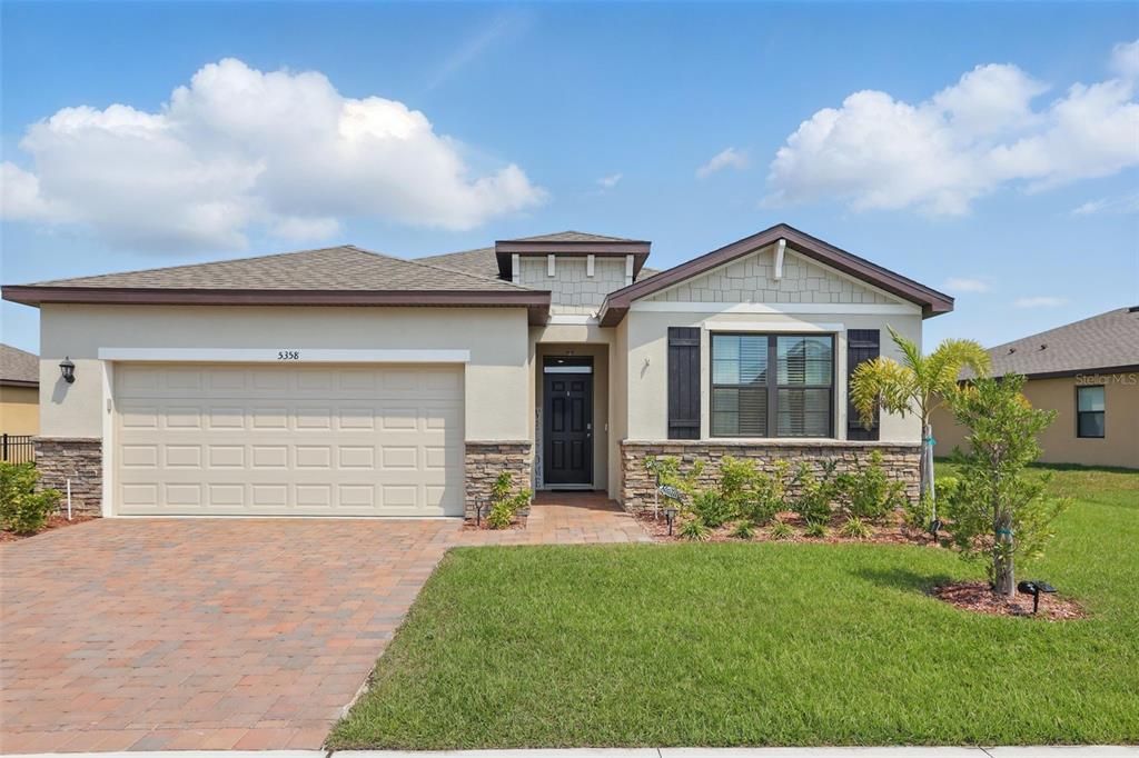 Недавно продано: $379,000 (4 спален, 2 ванн, 2034 Квадратных фут)