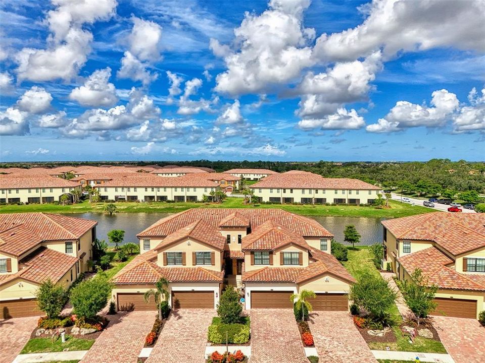 待售: $439,000 (3 贝兹, 2 浴室, 2187 平方英尺)