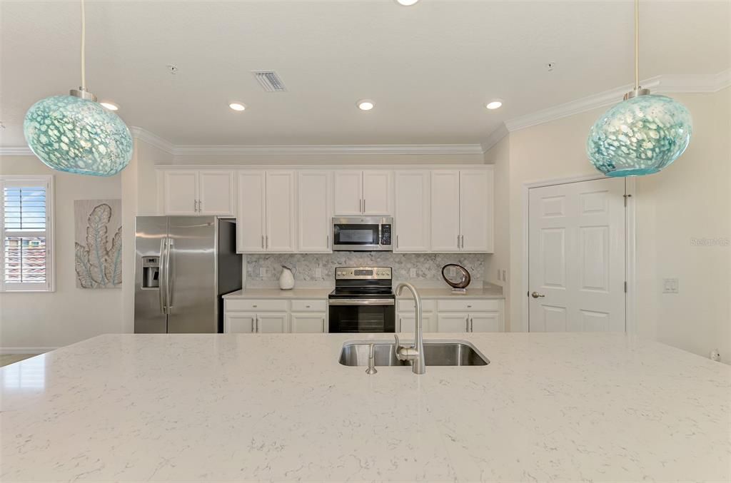 待售: $439,000 (3 贝兹, 2 浴室, 2187 平方英尺)