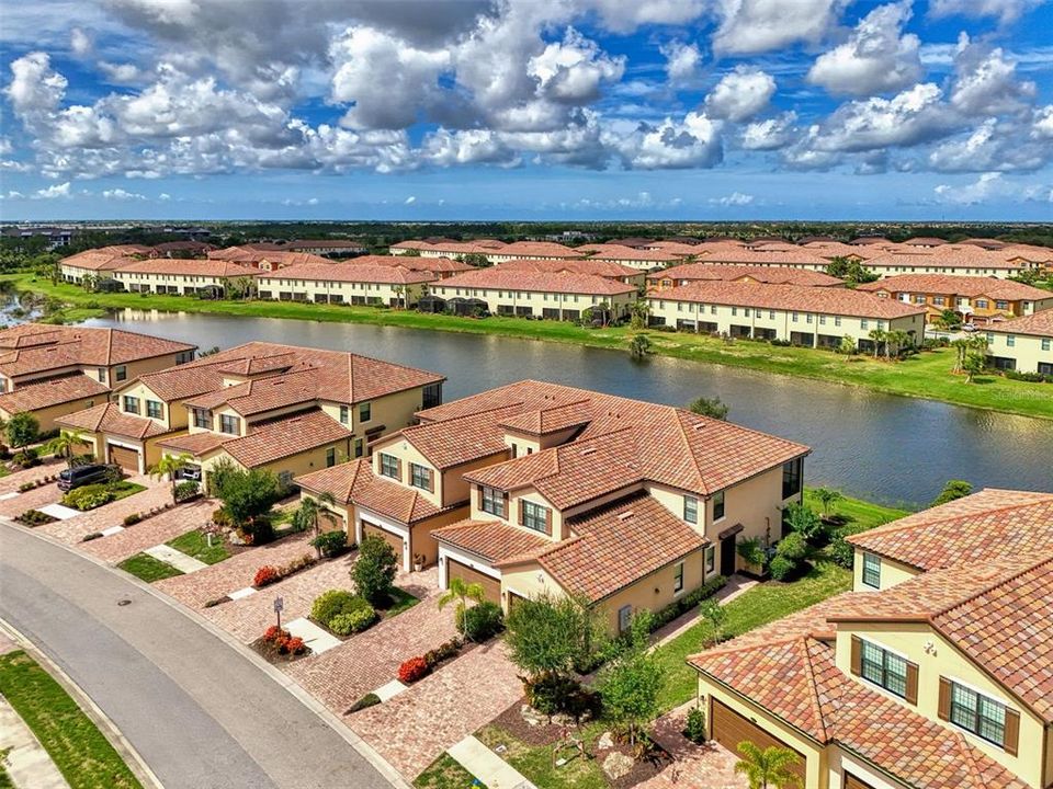 待售: $439,000 (3 贝兹, 2 浴室, 2187 平方英尺)