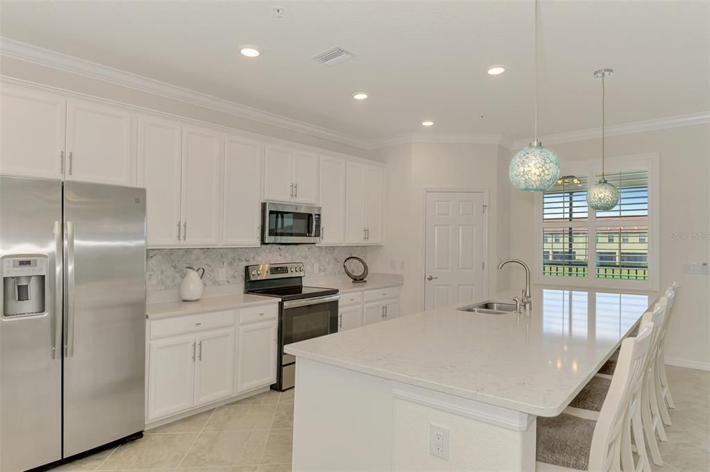 待售: $439,000 (3 贝兹, 2 浴室, 2187 平方英尺)