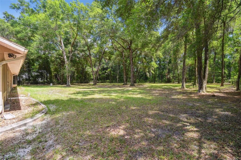 合同活跃: $435,000 (4 贝兹, 2 浴室, 3006 平方英尺)