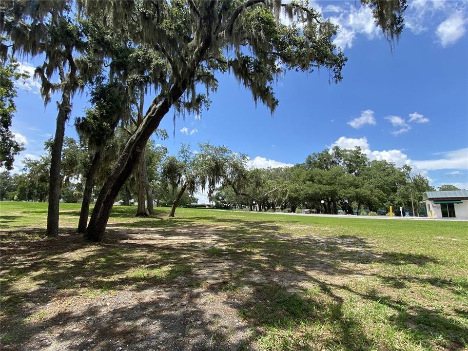 На продажу: $172,931 (2 спален, 2 ванн, 1372 Квадратных фут)