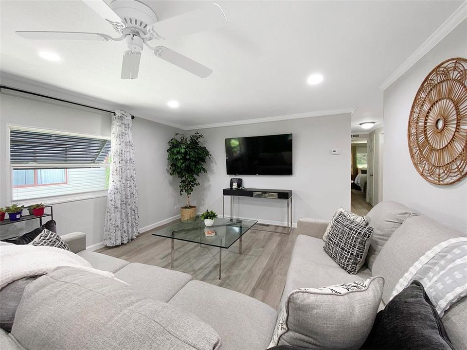 На продажу: $172,931 (2 спален, 2 ванн, 1372 Квадратных фут)