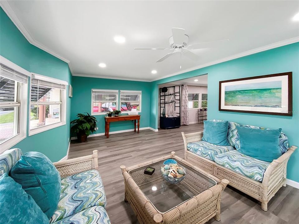 На продажу: $172,931 (2 спален, 2 ванн, 1372 Квадратных фут)