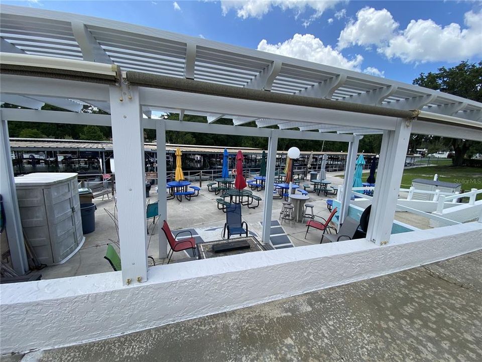 На продажу: $172,931 (2 спален, 2 ванн, 1372 Квадратных фут)