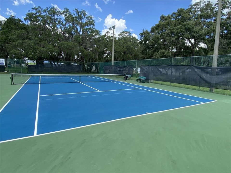 На продажу: $172,931 (2 спален, 2 ванн, 1372 Квадратных фут)