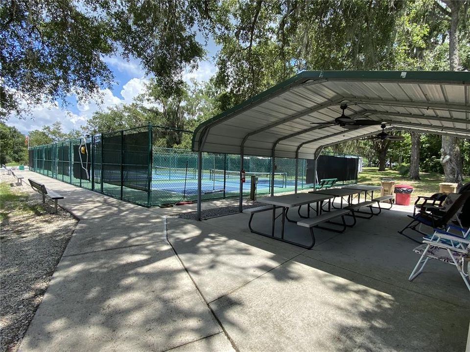 На продажу: $172,931 (2 спален, 2 ванн, 1372 Квадратных фут)