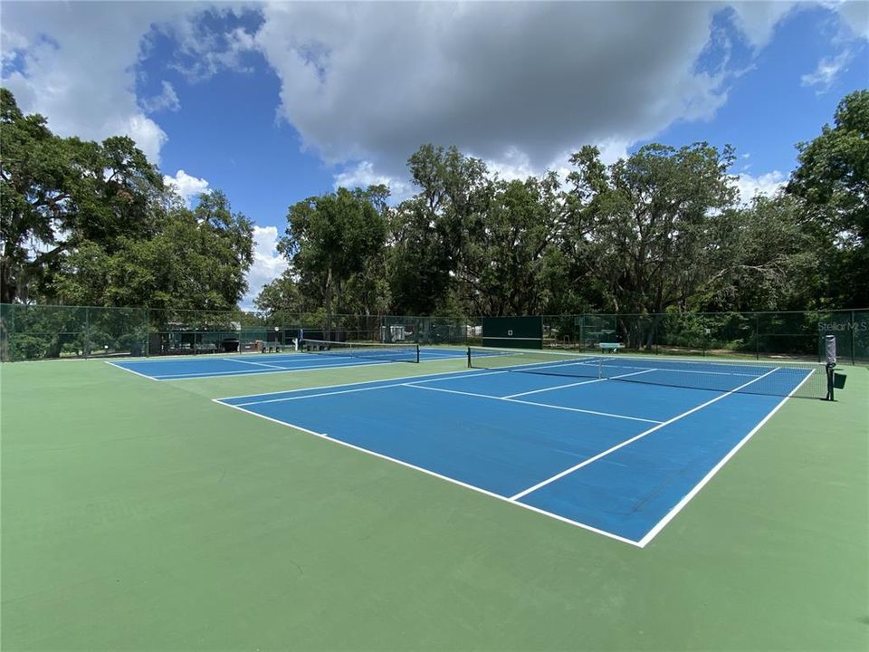 На продажу: $172,931 (2 спален, 2 ванн, 1372 Квадратных фут)