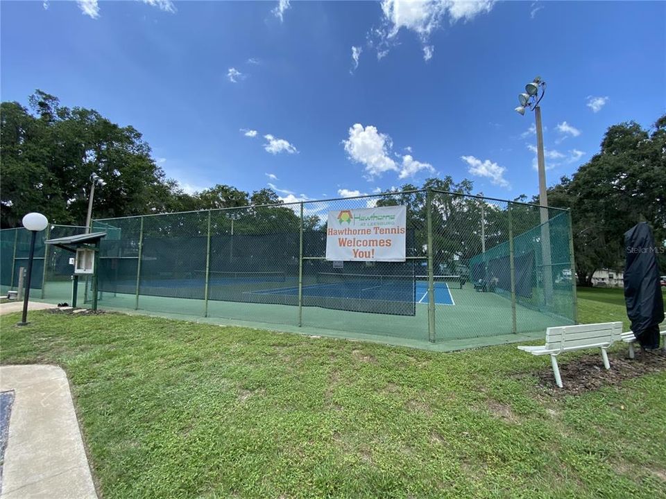 На продажу: $172,931 (2 спален, 2 ванн, 1372 Квадратных фут)