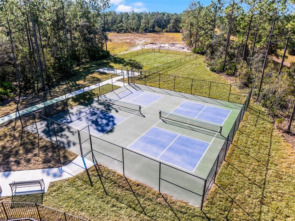 合同活跃: $471,990 (4 贝兹, 3 浴室, 2787 平方英尺)