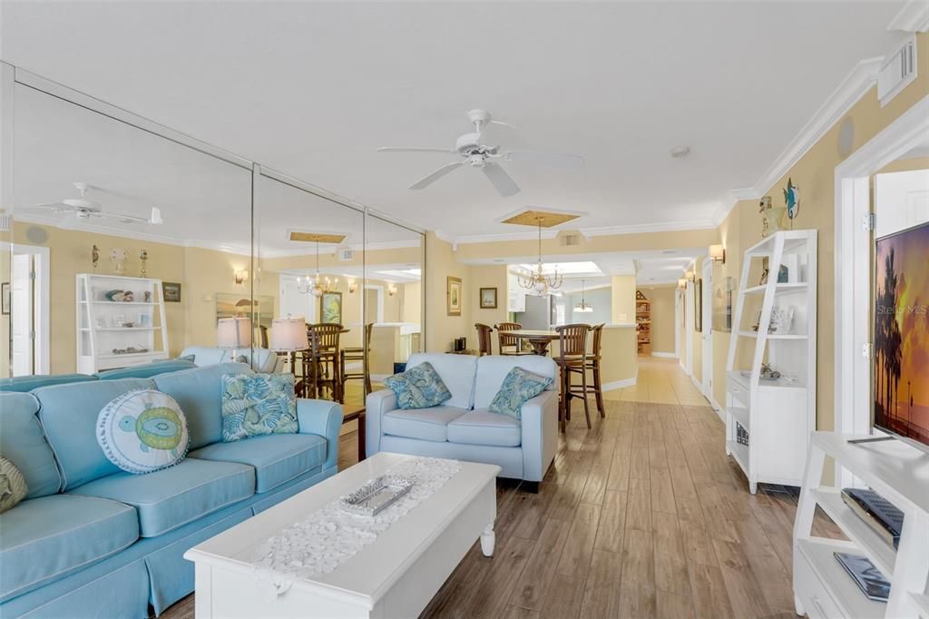 待售: $585,000 (2 贝兹, 2 浴室, 1395 平方英尺)