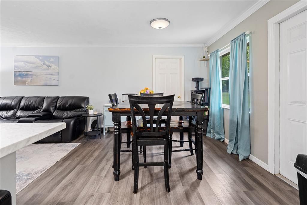 На продажу: $235,000 (3 спален, 2 ванн, 1056 Квадратных фут)